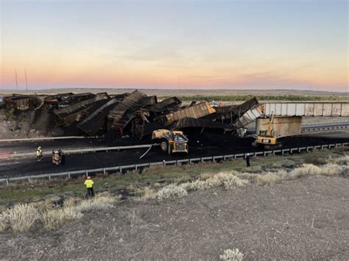 Cargo Train Derails Near Pueblo, Colorado, Crushing Vehicle on I-25 - Casualties Uncertain - SarkariResult