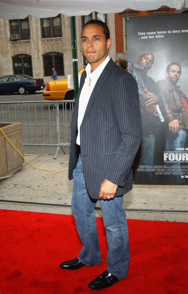 Daniel Sunjata Height, Weight, Body Measurements, Shoe Size