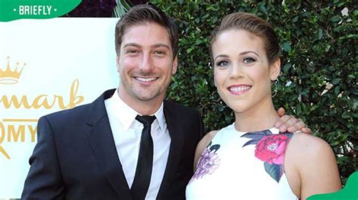 Erin Krakow Married, Dating, Boyfriend, Net worth, Height, Parents, Age