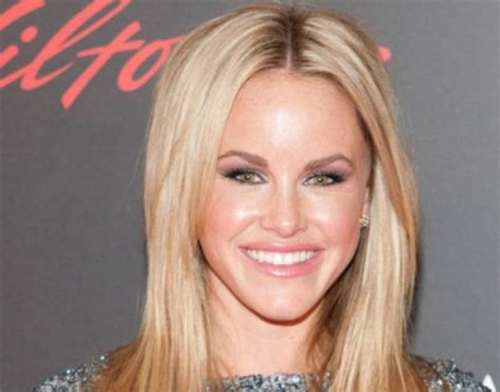 Julie Berman Height, Weight, Measurements, Bra Size, Shoe Size