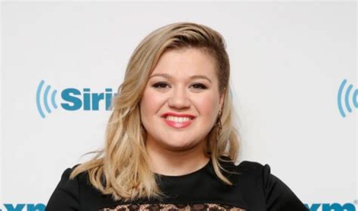 Kelly Clarkson Height, Weight, Measurements, Bra Size, Shoe Size