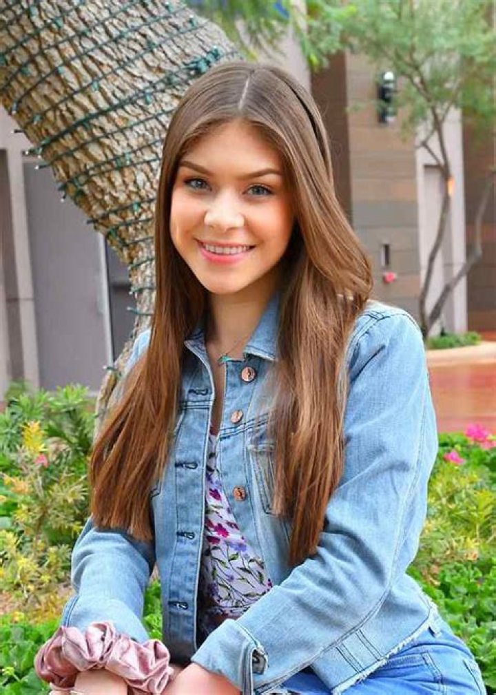 Kennedy Holmes Bio, Wiki, Age, Height, Parents, Birthday, Brother, School