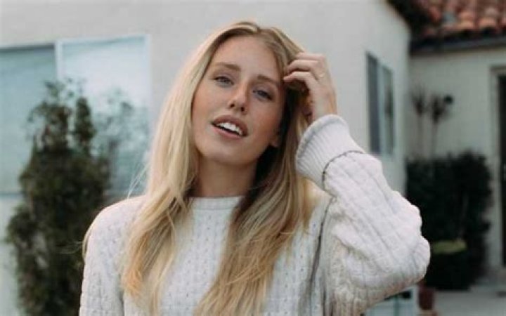 Lindsley Register Paving Her Way Towards Millions!