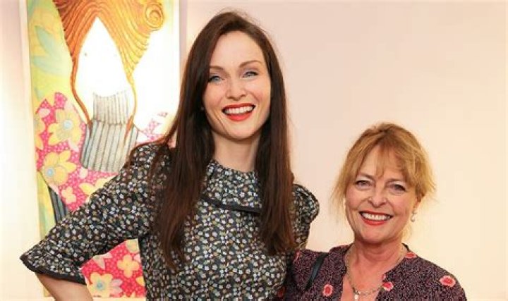 Sophie Ellis-Bextor Net Worth: Career, Family, Age, Income, Wiki, Bio, All You Need to Know - SarkariResult