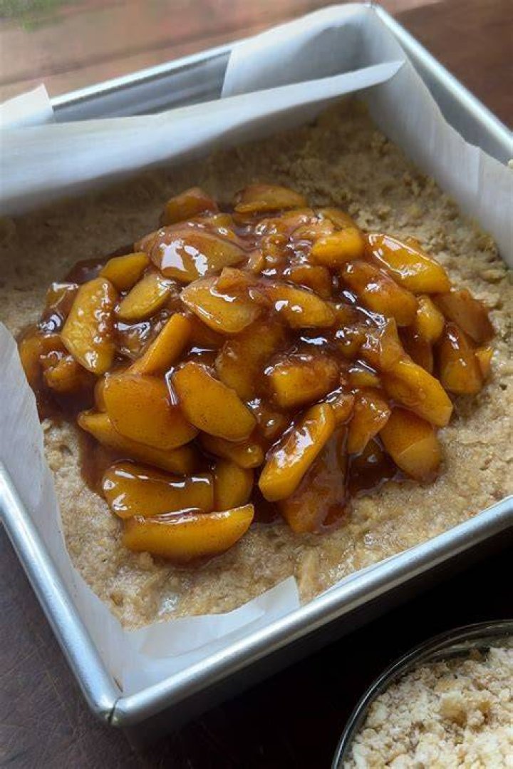 Step by step Peach Crumb Bars