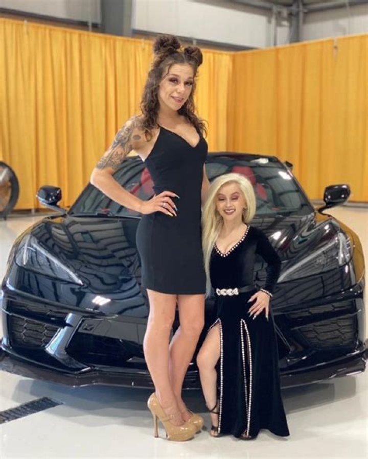 Tiny Tixie relationship Tiny Tixie relationship