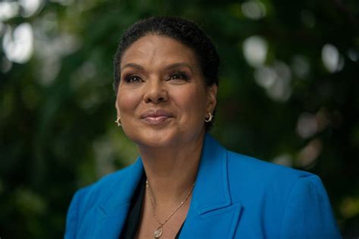 What is the age of Sara Sidner? Know more about her Net Worth